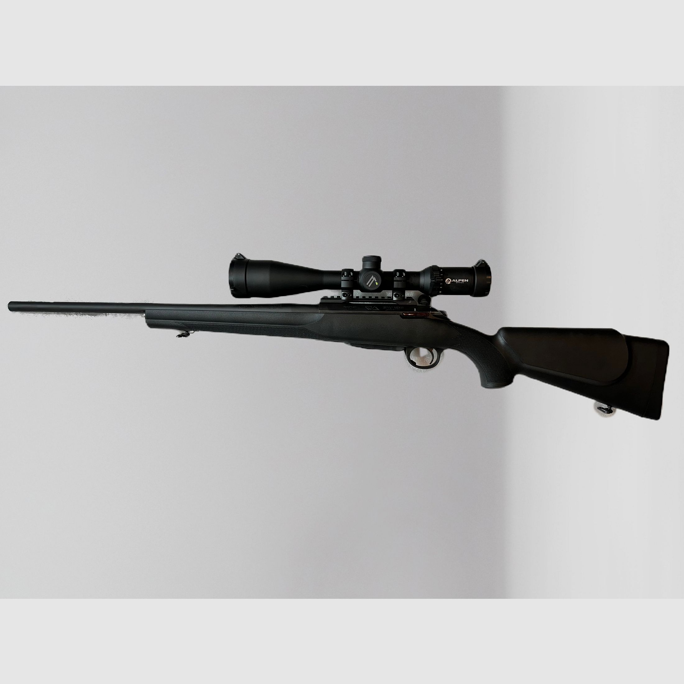 Jagdrepetierbüchse | Revo Arms Hunter .308 Win. mit Alpen Optics Apex XP 2,5–15x50 BDC
