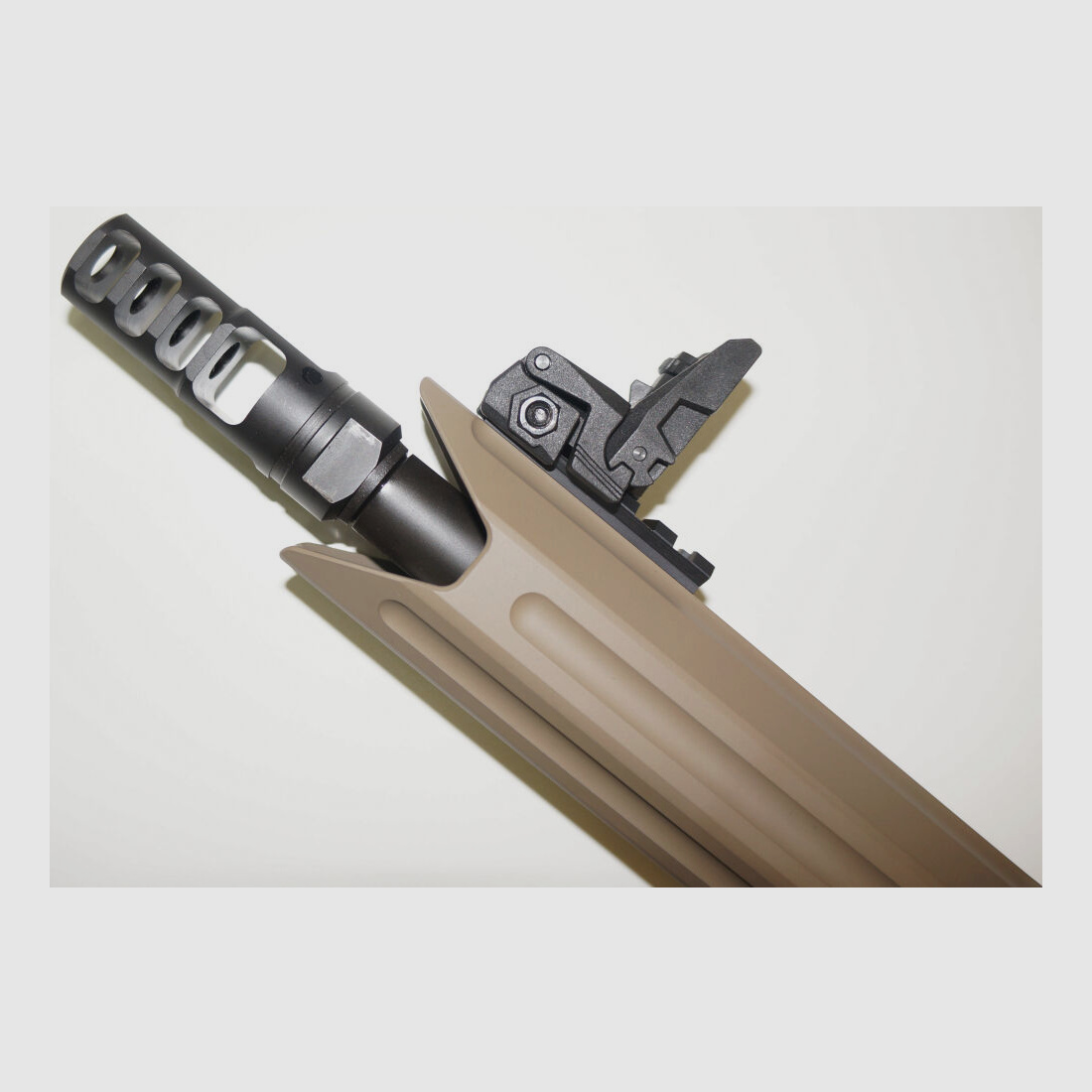 GWMH Selbstladebüchse GWMH SPC-SPORTER A4 10" (SWISS PISTOL CARBINE) FDE Kal.9x19 AR15 Glock Magazin