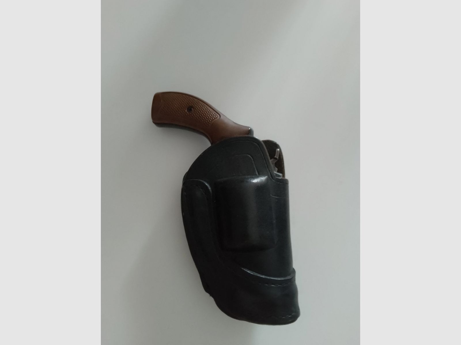 Weihrauch HW 37 blank-firing revolver 9 mm pak, immagine 5 di 6