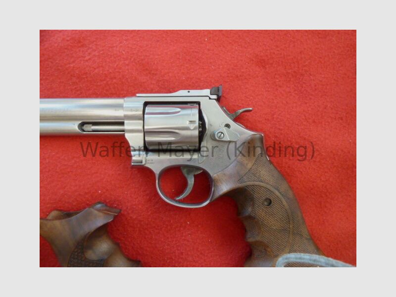 Smith & Wesson 686 -6- Target Champion Deluxe