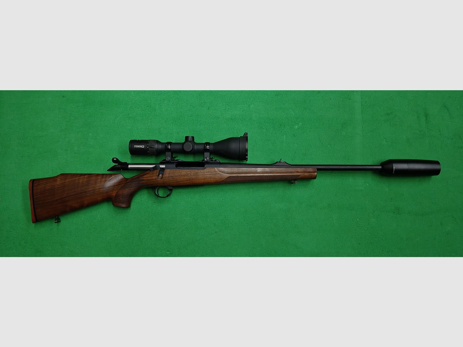 Mercury Saphire .30-06 con Steiner 3-12x56 e silenziatore