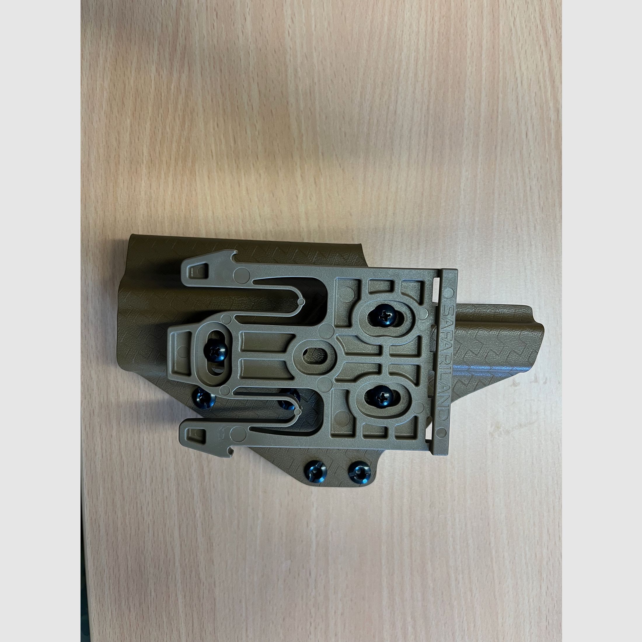 Schwarzer Dreizack-Halter+Kampfgürtel