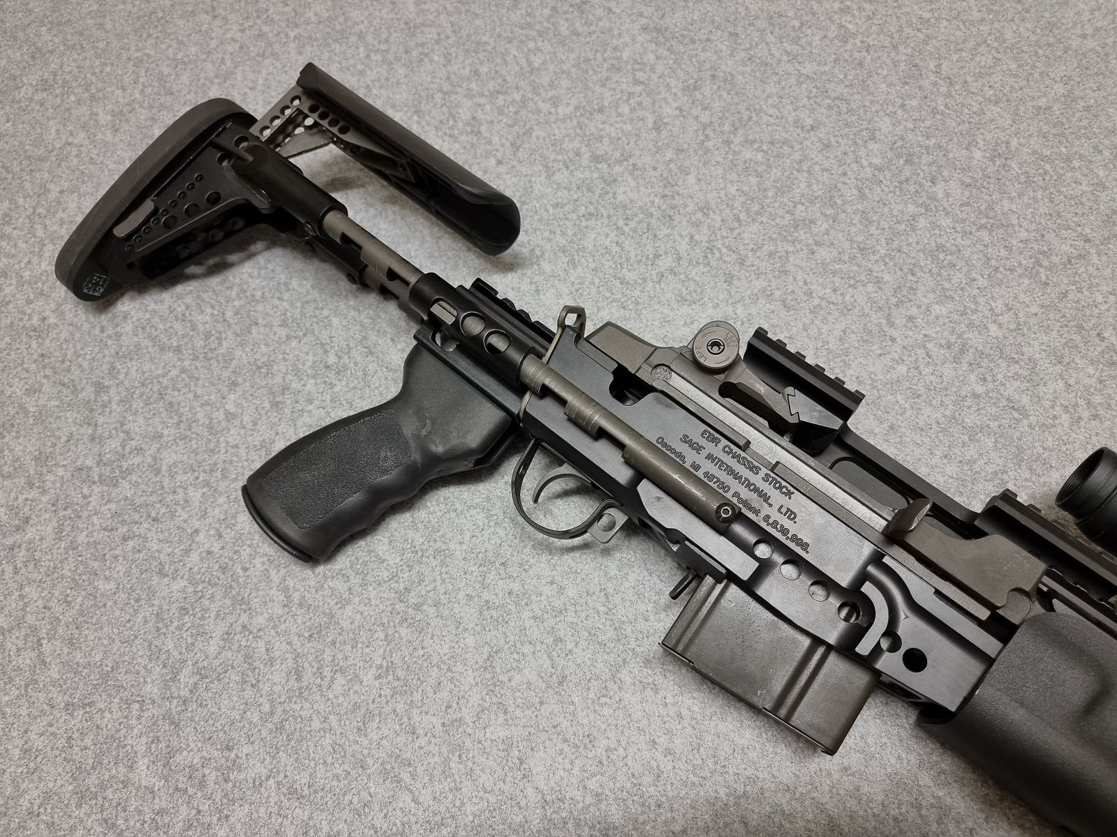 LuxDefTec LDT M14 Socom mit original Sage EBR Chassis + original Springfield Armory M1A Montage