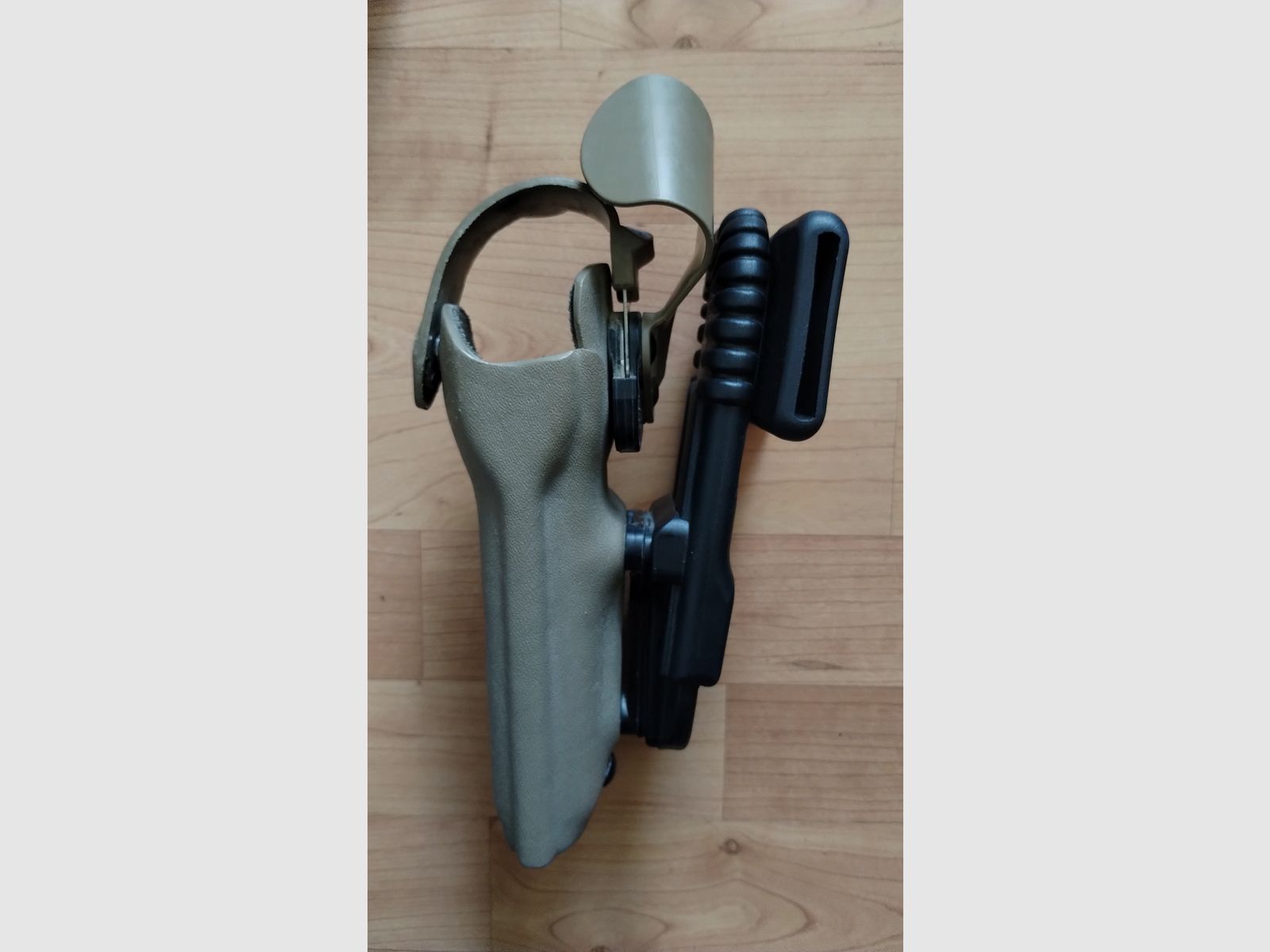 Safariland "STX Tactical" 6005-SP10 mit Gürtelaufnahme