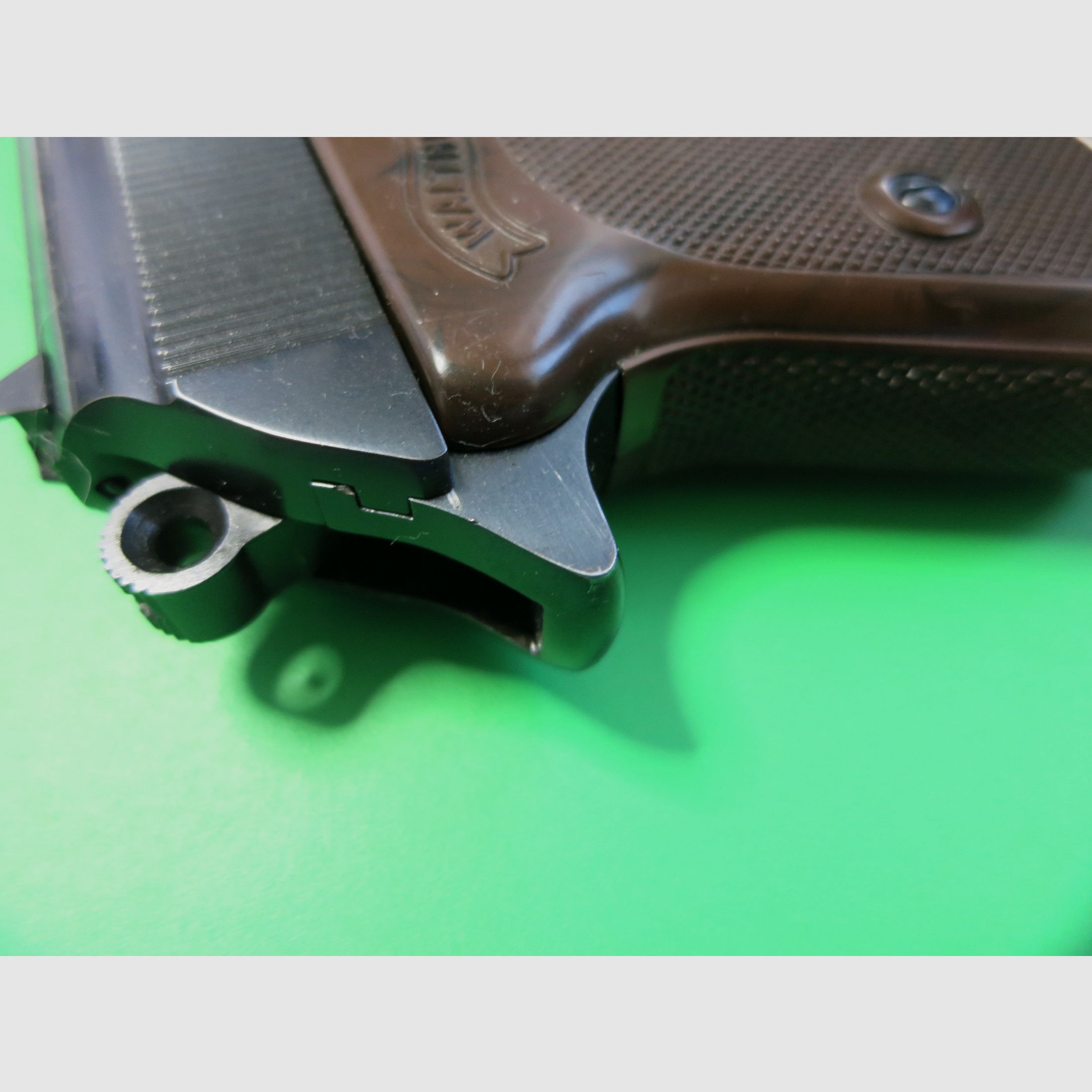 Halbautomatische Pistole, Walther PPK, Kal. 9 mm Kurz, braune Griffschalen       #74