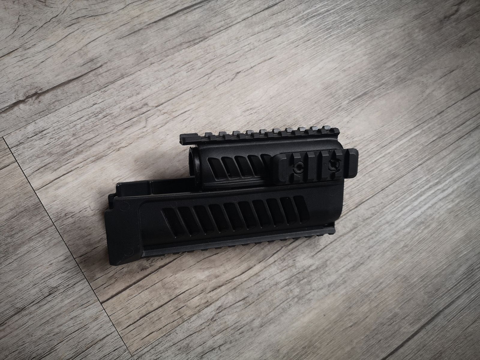 FAB-Defense Polymehr Handschutz mit Piccatinyschine AK-47 / AKS 74 Polymer mit Quad Rail