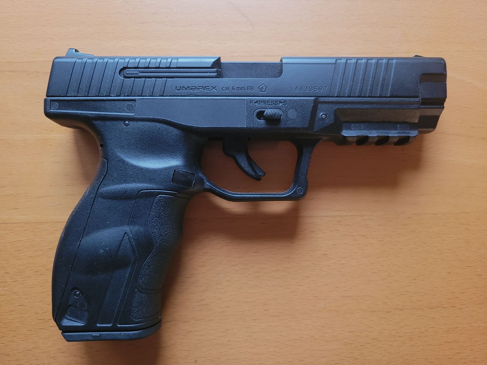 Umarex Elite Force BP-6 Airsoft 6mm Blow Back Co2