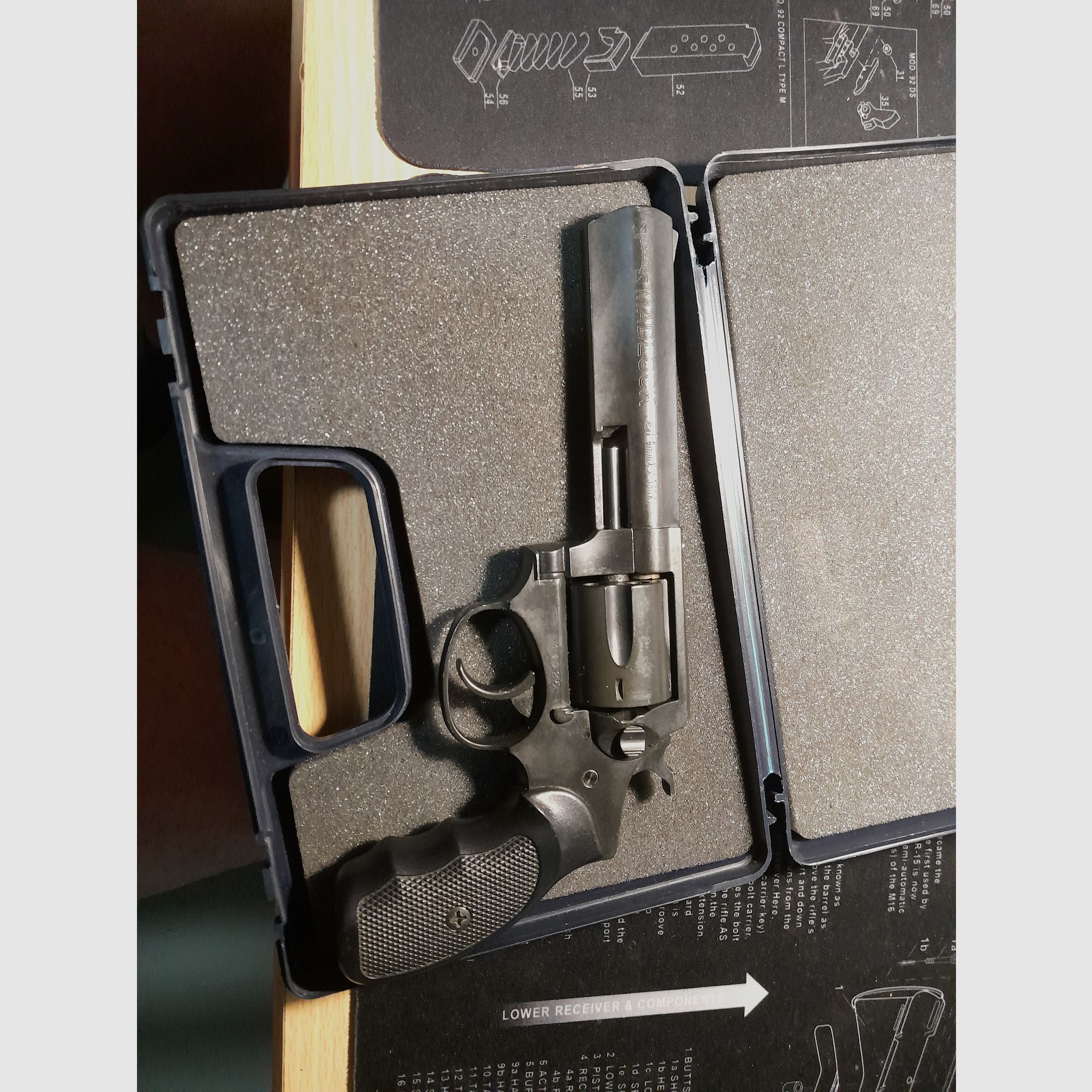 Iwg madlock revolver