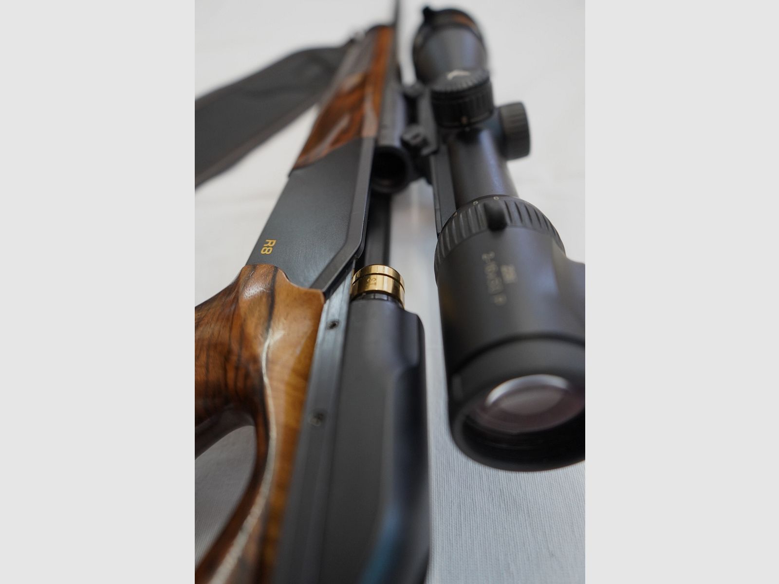 R8 successo pelle, legno, pelle, mirino Svarovski, grilletto Atzl