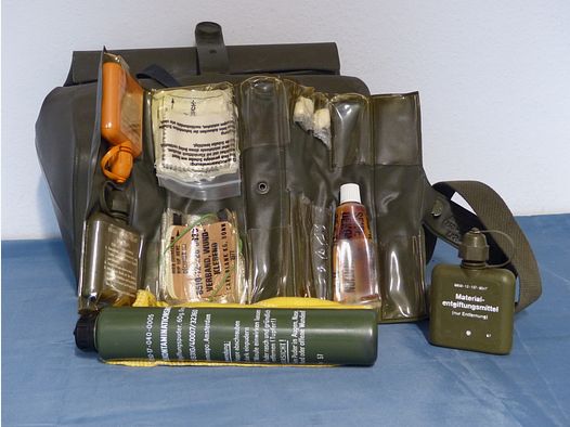 Equipo de protección ABC de la Bundeswehr, bolsa de transporte, máscara de gas 2 filtros y accesorios BW de los años 70.