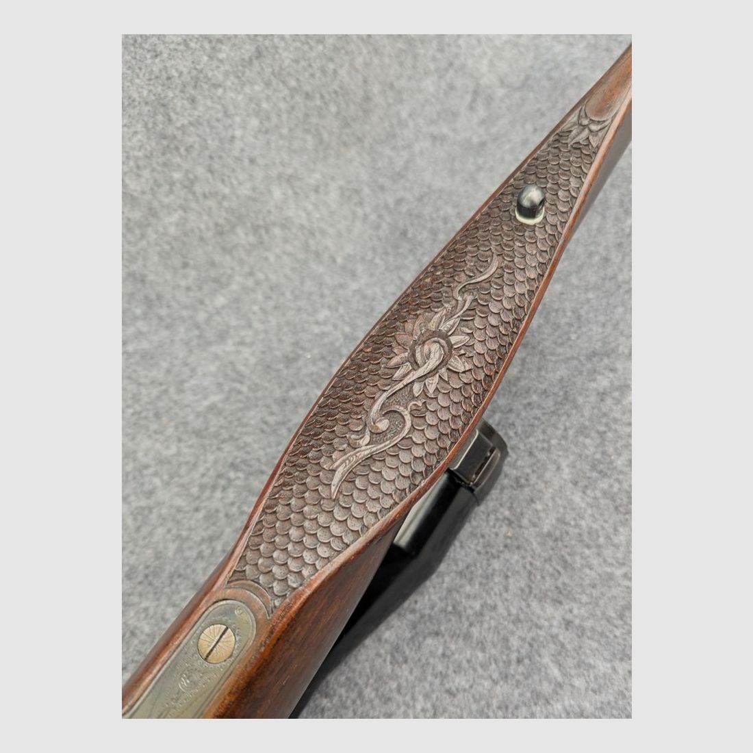 Mauser Mod 98 with animal engraving and stalking safety