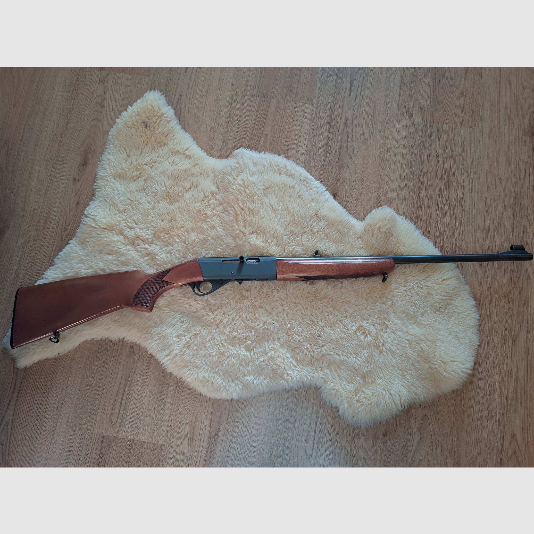 Halbautomatische Kleinkaliber Büchse Anschütz Modell 300 in .22lr 22lfB ohne Magazin (separate Anzeige)