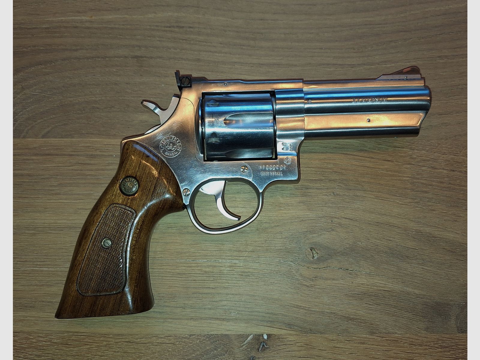 Revolver Taurus .44 Mag 4 pouces