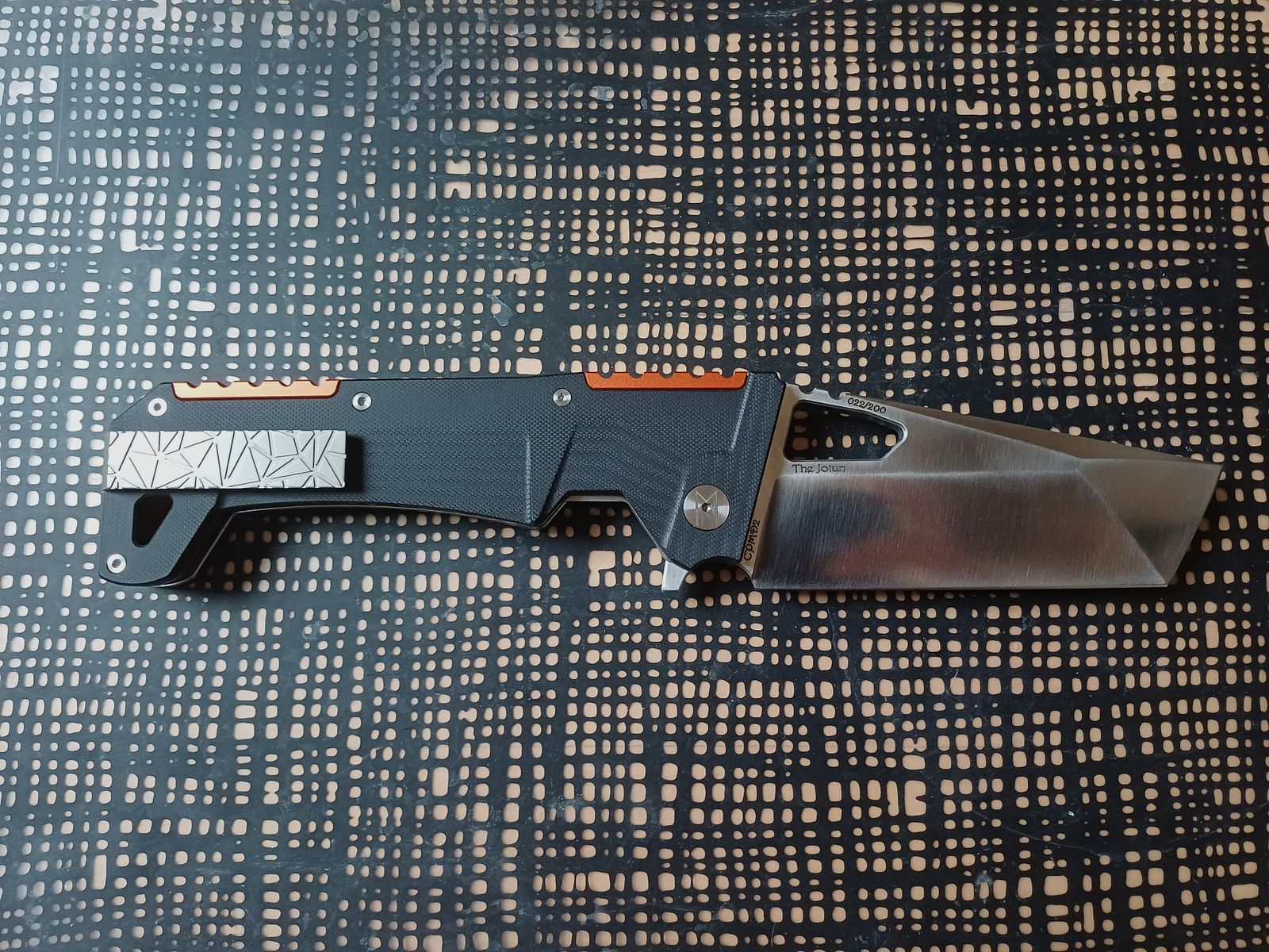 Colección de cuchillos Böker Midgards Cold Steel United Cutlery SOG MTech Micro OTF Jotun Crawford