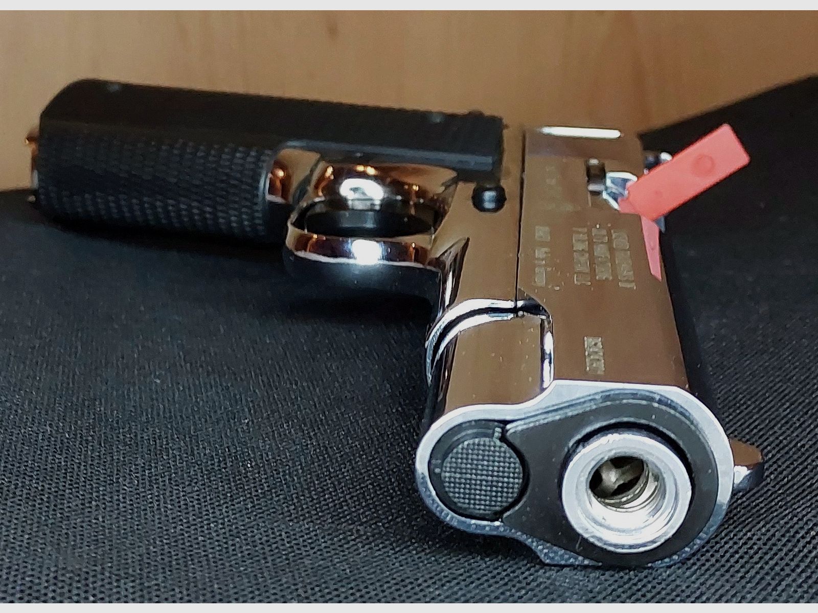 Colt Government 1911 A1 Schreckschuss Pistole 9mm P.A.K. poliertes Chrom (PTB 774)