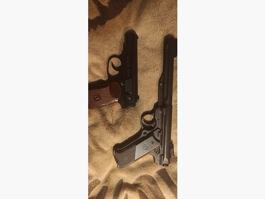 Verkaufe eine Ruger MK 4 Luftpistole und eine Makarov CO2 Pistole zusammen