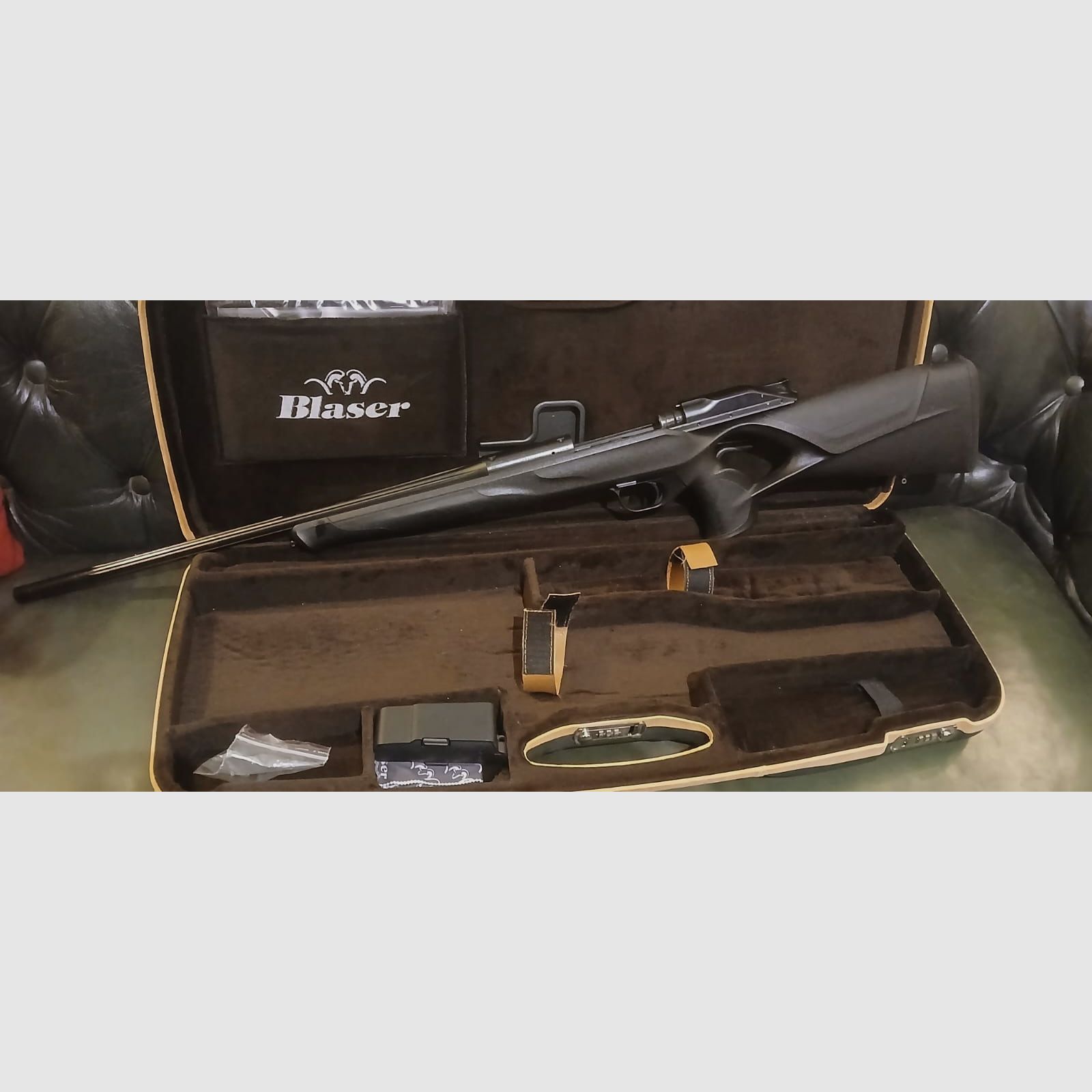 Blaser R8 Professional Success 8x57 Is with Blaser gun case