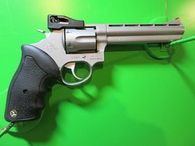 Revolver TAURUS 689, Cal. .357 Magnum, acero inoxidable, cañón de 6" #26-