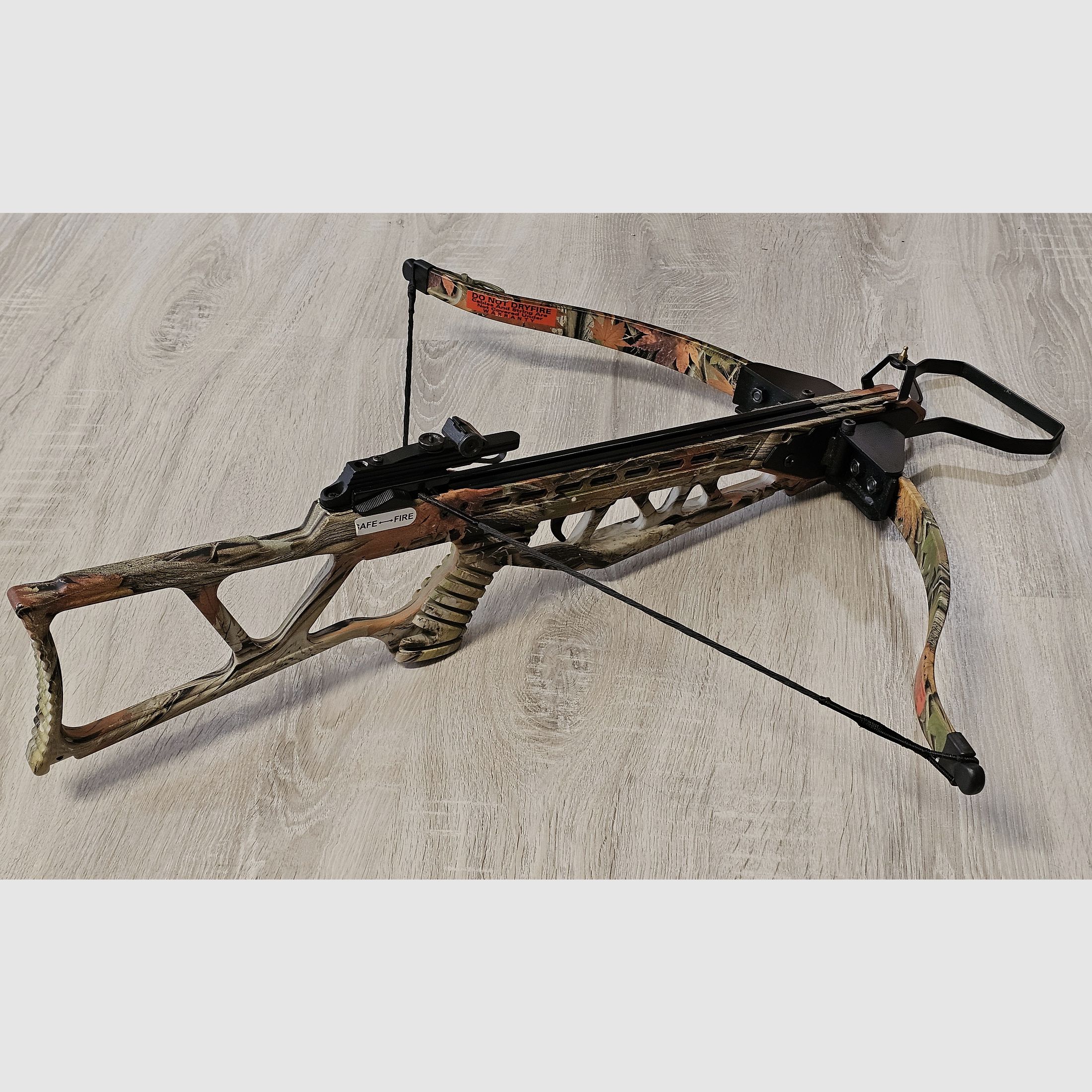 Recurve crossbow double set: 2x Skeleton Hunter 120 lbs (Camo & Black) foldable, 45 bolts, spare string