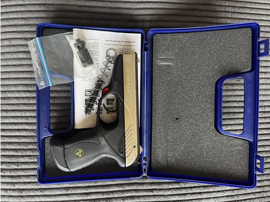 Röhm Vektor CP1 (9mm P.A.K.) – Velourvernickelt