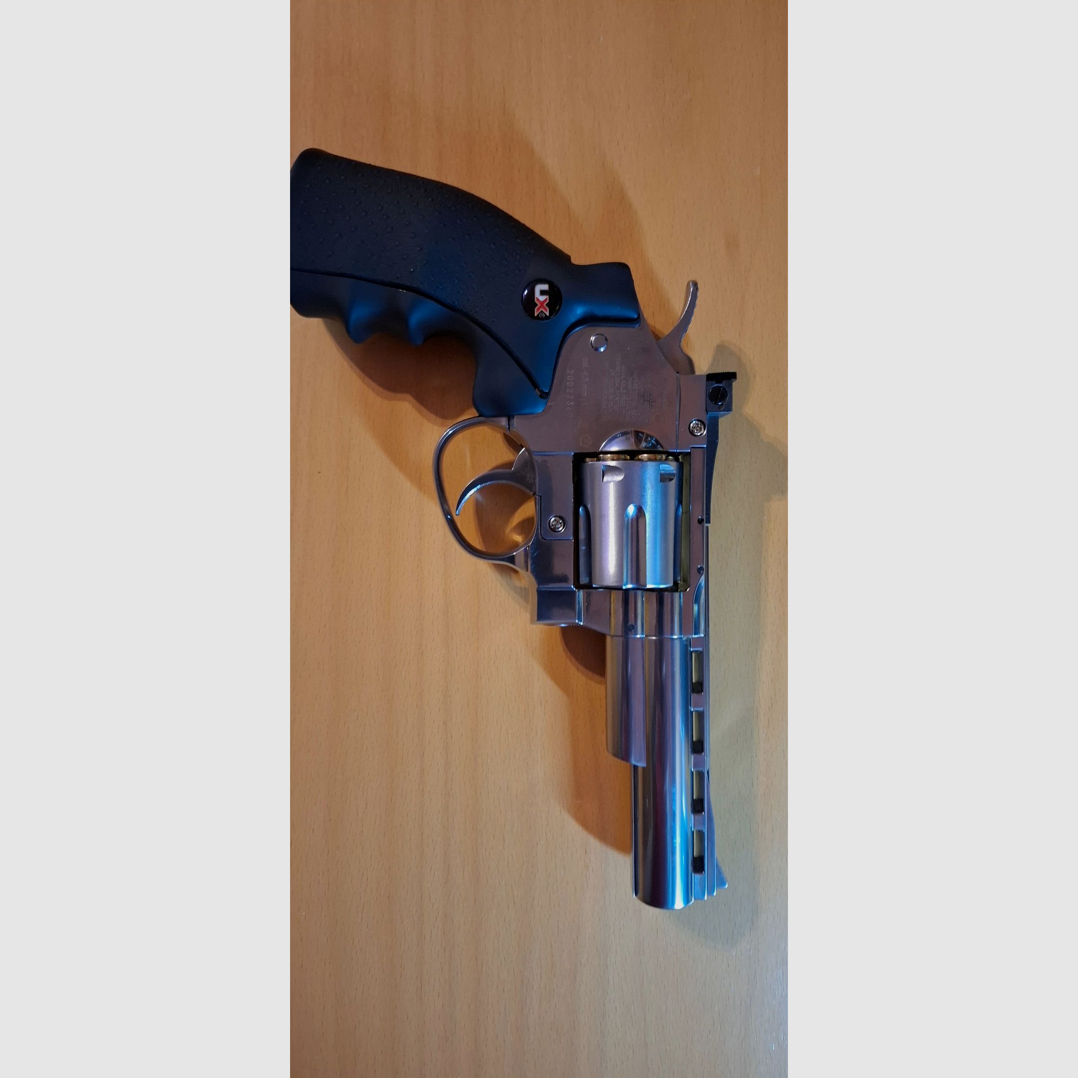 Verkaufe Umarex UX 357-4,5mm BB CO2 Revolver. Zustand wie neu.