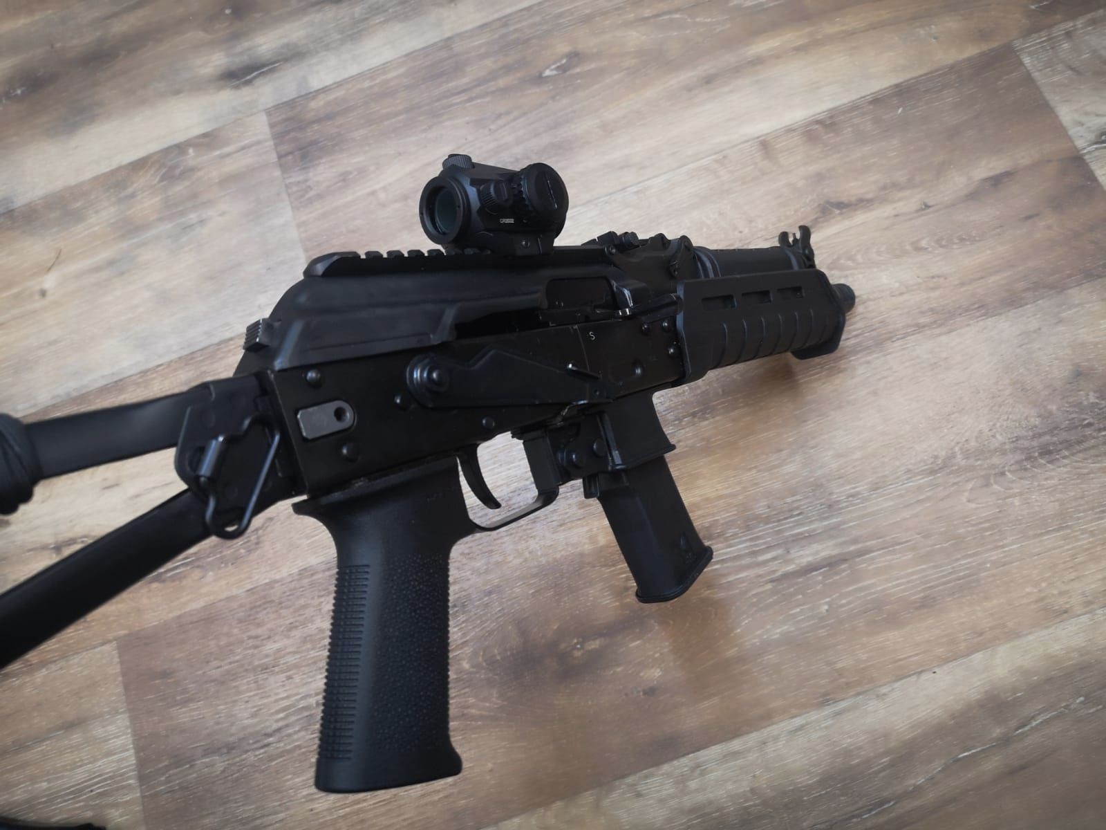 Kalaschnikov USA - KR-9 SBR Sport, carabine semi-automatique en calibre 9mm Luger, PCC, avec 6 chargeurs, mallette et certificat BKA, état d'origine - Limité
