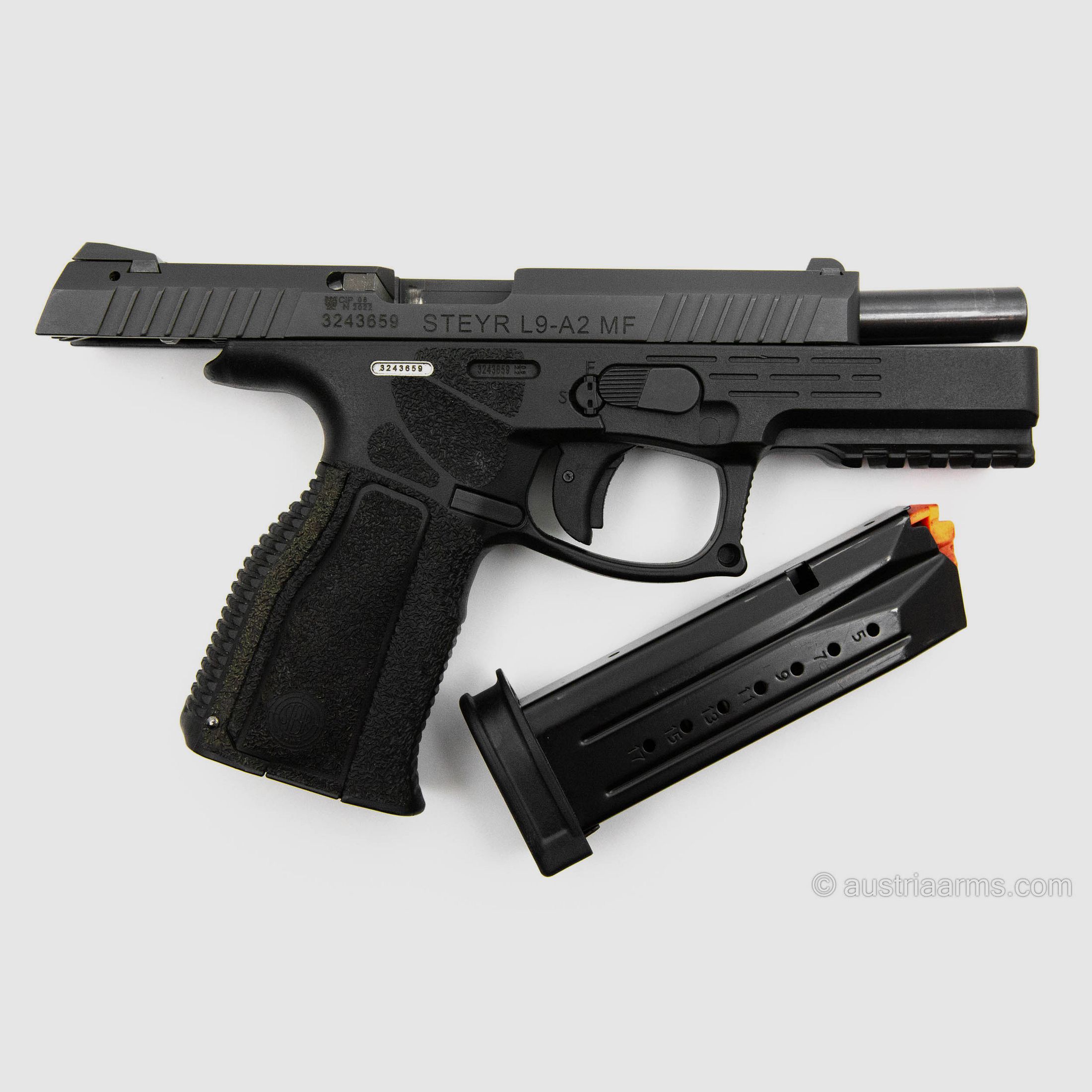 Steyr L9-A2 mit Trapezvisier, neuwertige Gebrauchtwaffe, 9 x 19 mm, Bild 2 von 5