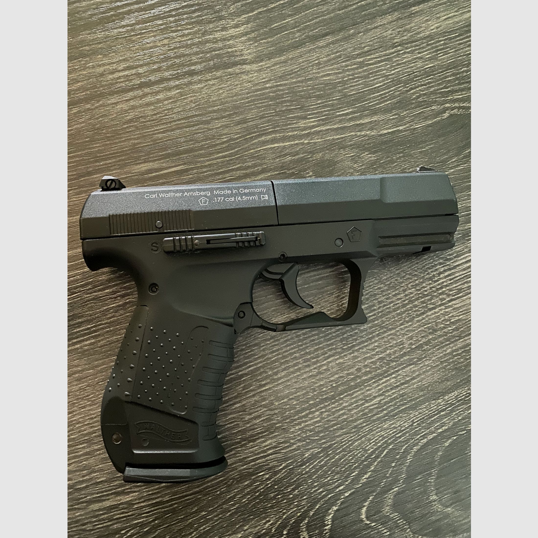 Walther p99 co2 als nieuw staat
