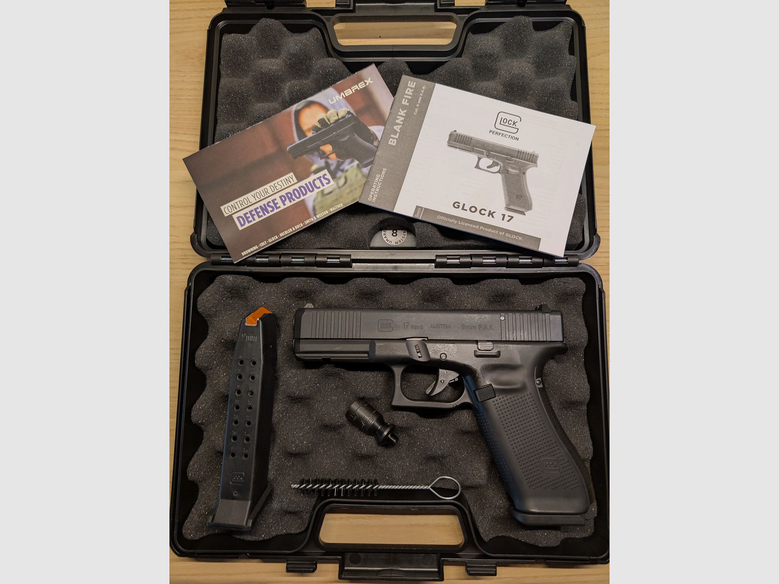 GLOCK 17 Gen5 9 mm P.A.K. + zweites Magazin 