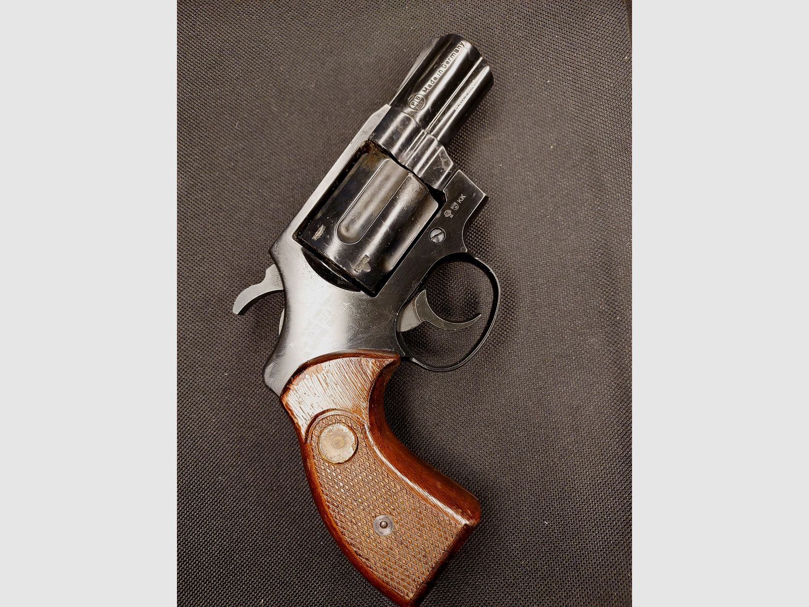Colt Detective Special (Umarex) .380 (9mm) R.K. (PTB 841) con empuñaduras de madera