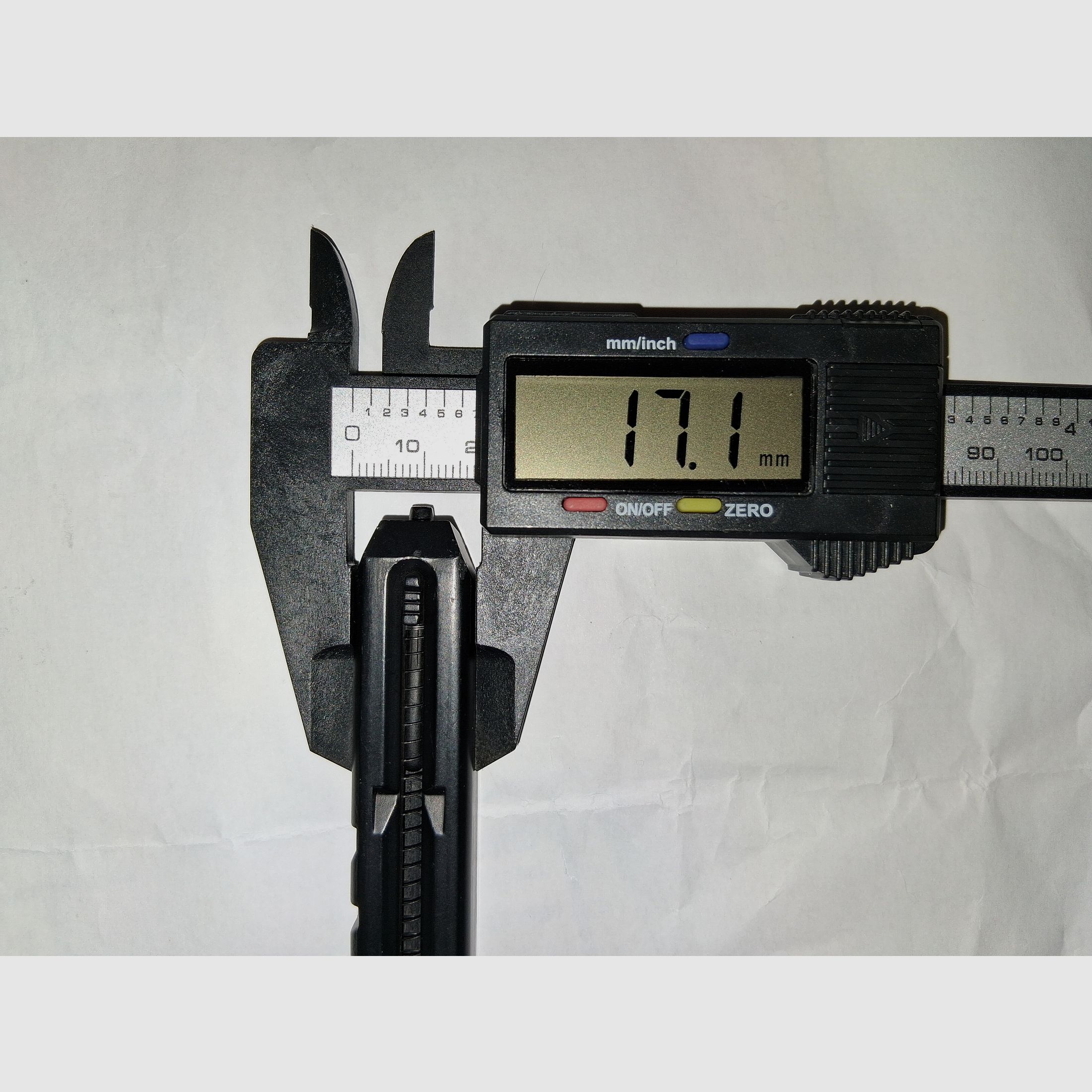 2 Magazine für CO2 Pistole Kal. 4,5 mm BB (??? Beretta Elite II, Swiss Arms P84, Smith & Wesson M&P 40, Umarex MCP / UX TDP / XBG, Borner M84 / 3000 / Sport 306 ???)