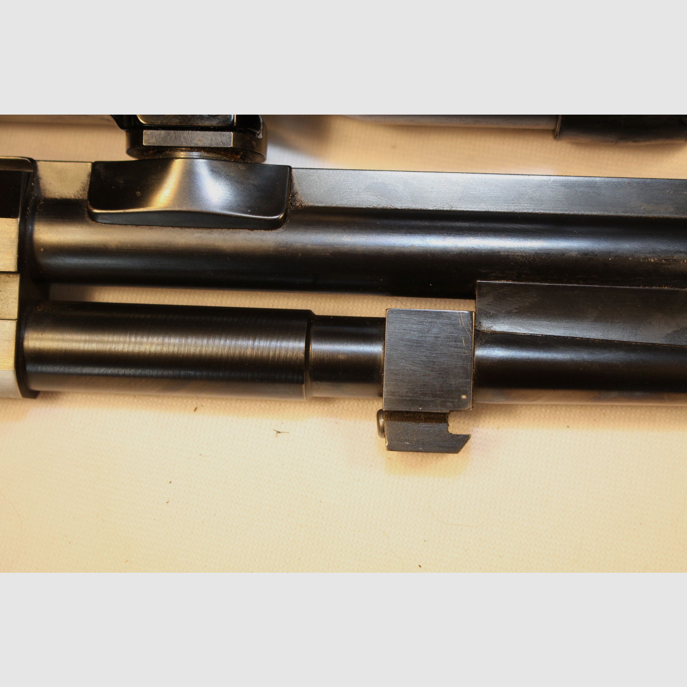 Blaser Berstutzen 750/88 w 5,6x50R i .30/06 z kolbą lewostronną.