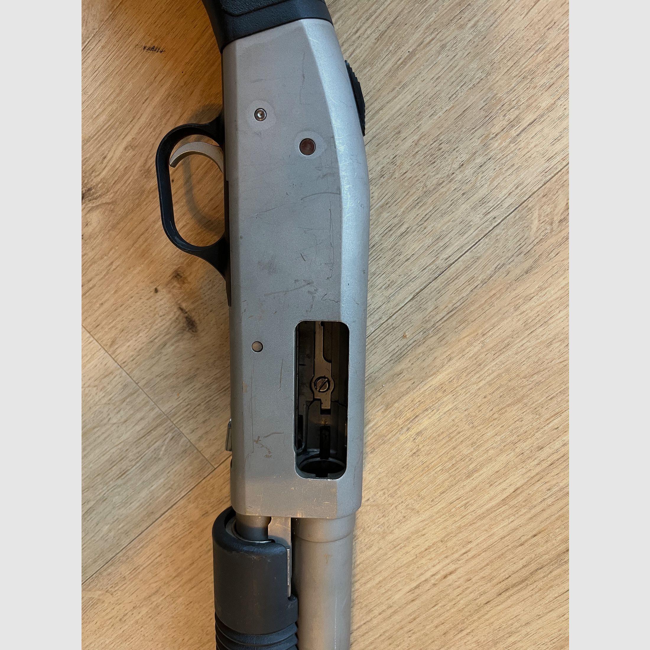 Vorderschaftrepetierflinte Mossberg 590 Mariner 12/76