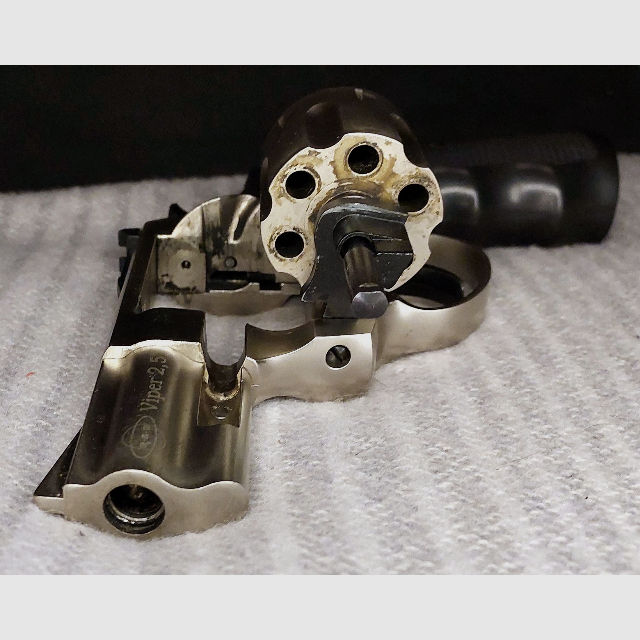 Ekol Viper revolver a salve da 2,5 pollici cromo 9 mm R.K. (PTB 1003)