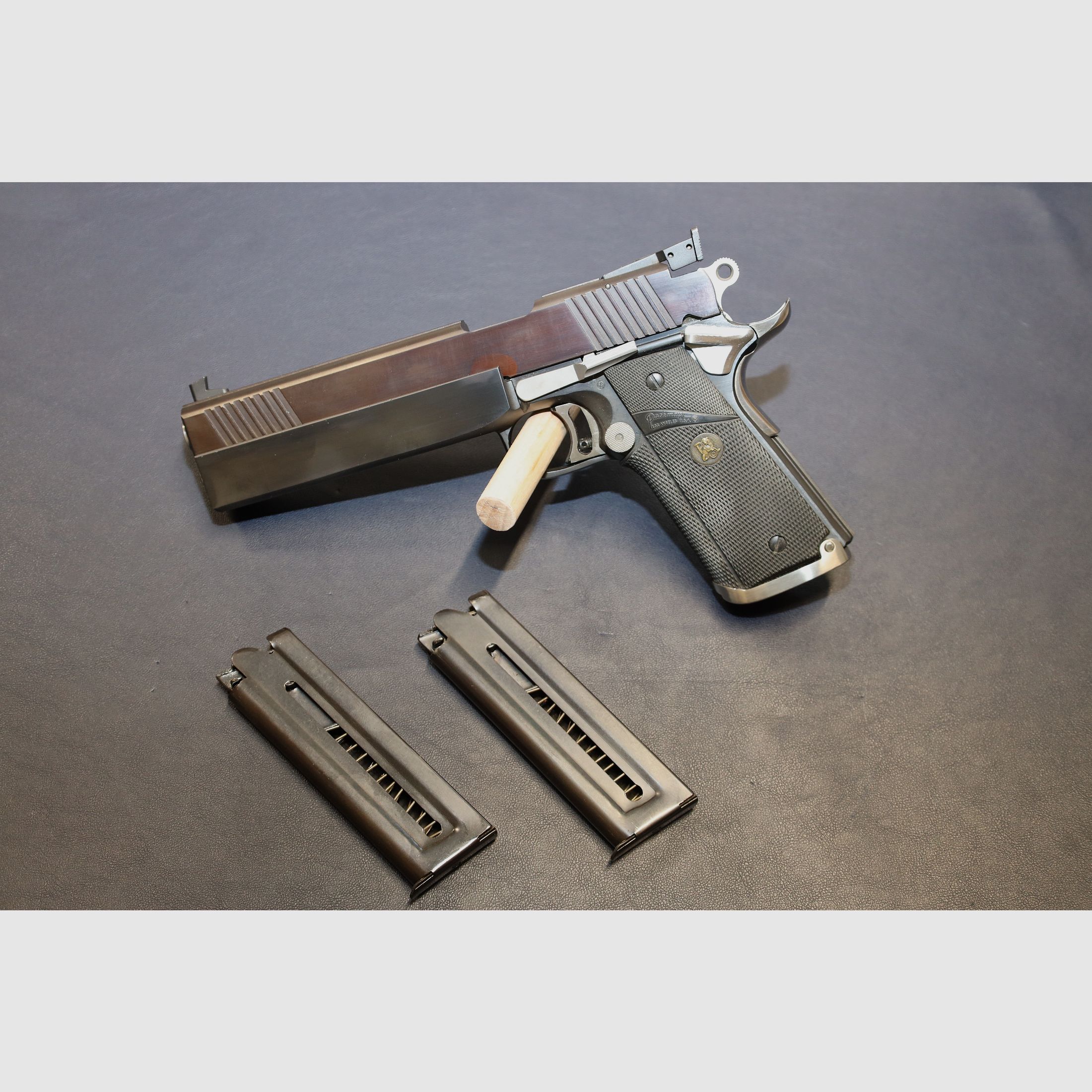 Wykonany na zamówienie 1911 r. kolekcjonerski egzemplarz kal. .38Special Wadcutter