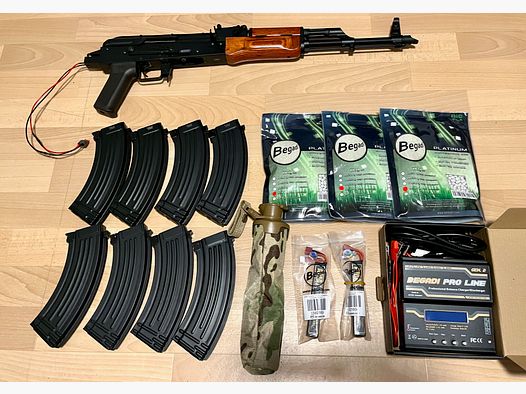 BEGADI AKM GEN-5 SPORT S-AEG + Zubehör Magazine, 11V Akkus, Ladegerät, BBs 