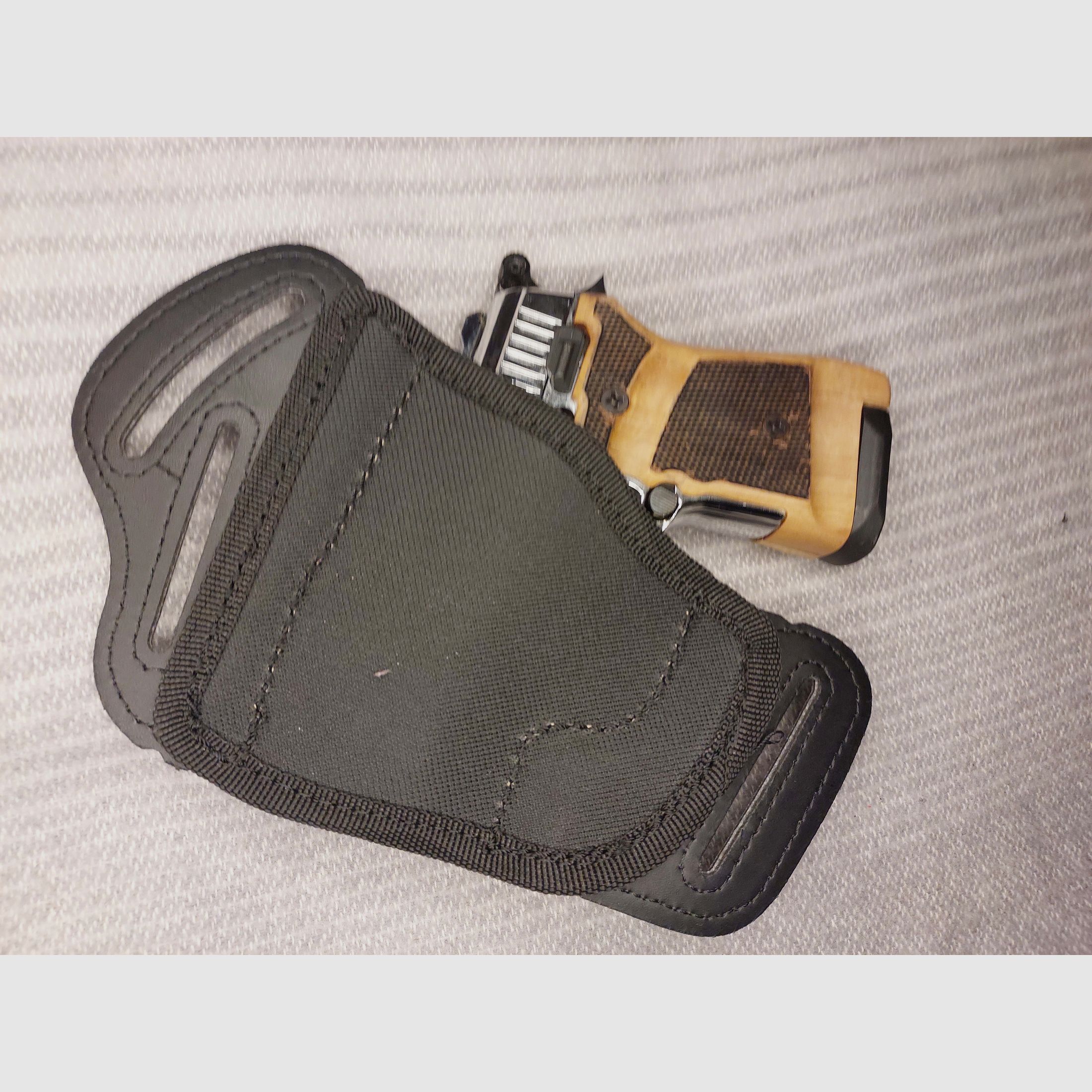 Zoraki 914 Pistolet alarmowy 9mm P.A.K. Chromowane uchwyty drewniane 2 magazynki kabura (1014)