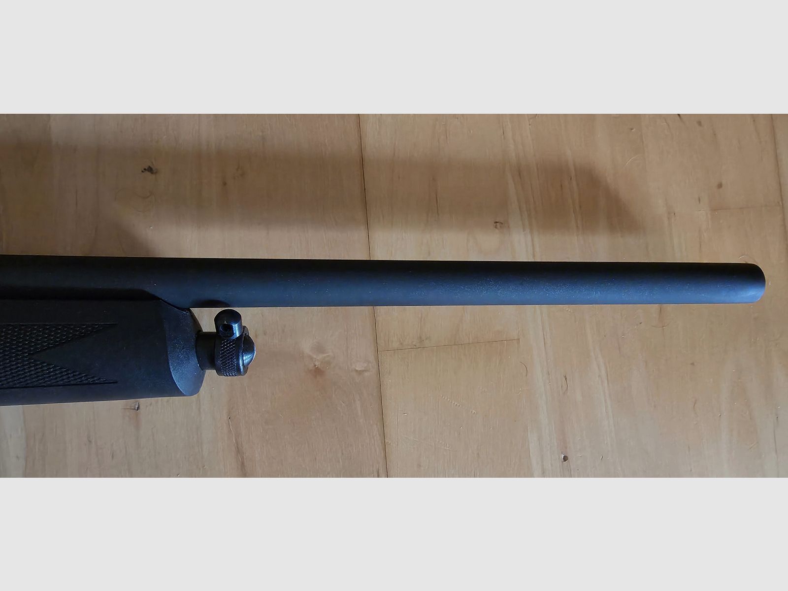 Remington 7615 Police carabina de repetición de culata delantera, calibre .223 Rem, incluye visor de caza de empuje Falke 1-6x24, montaje en bloque, funda de cuero, en perfecto estado