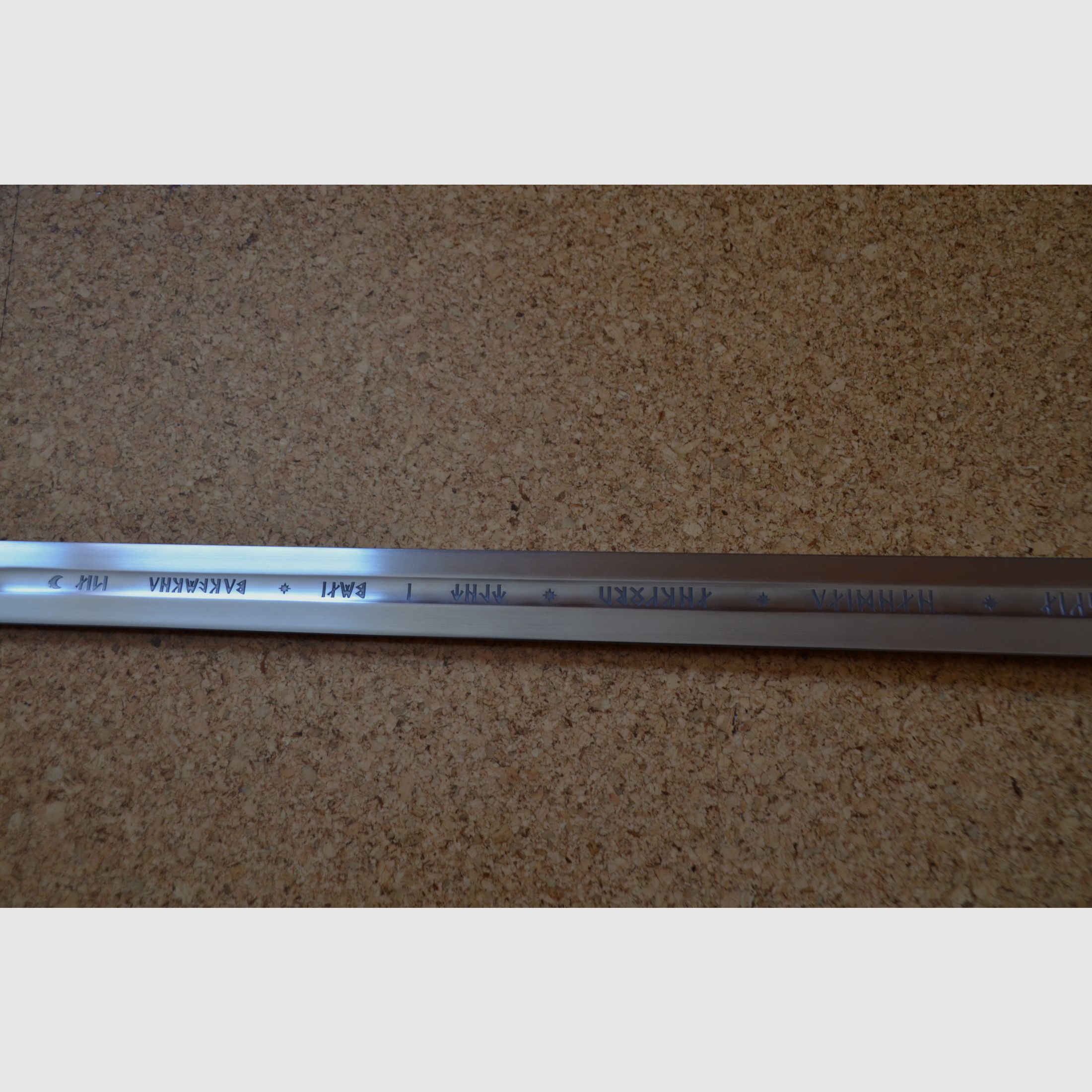 Anduril The Lord of the Rings Aragorn's Sword United Cutlery