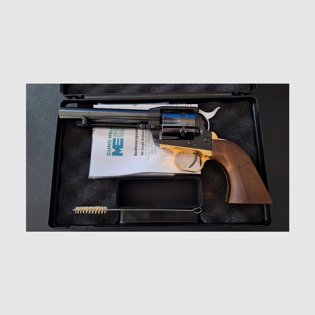 ME Single Action Army LEP Revolver 5,5 mm mit entnehmbarer Trommel, vergoldeter Abzugsbügel und vergoldeter Griffrücken