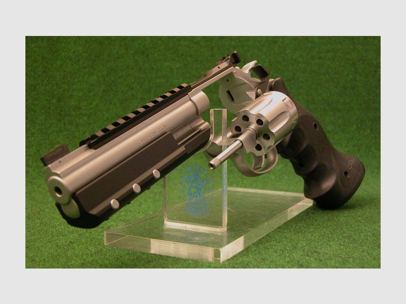 ALPHA TARGET S&W 617 6"Zoll .22lr / .22lfb Bi-Color