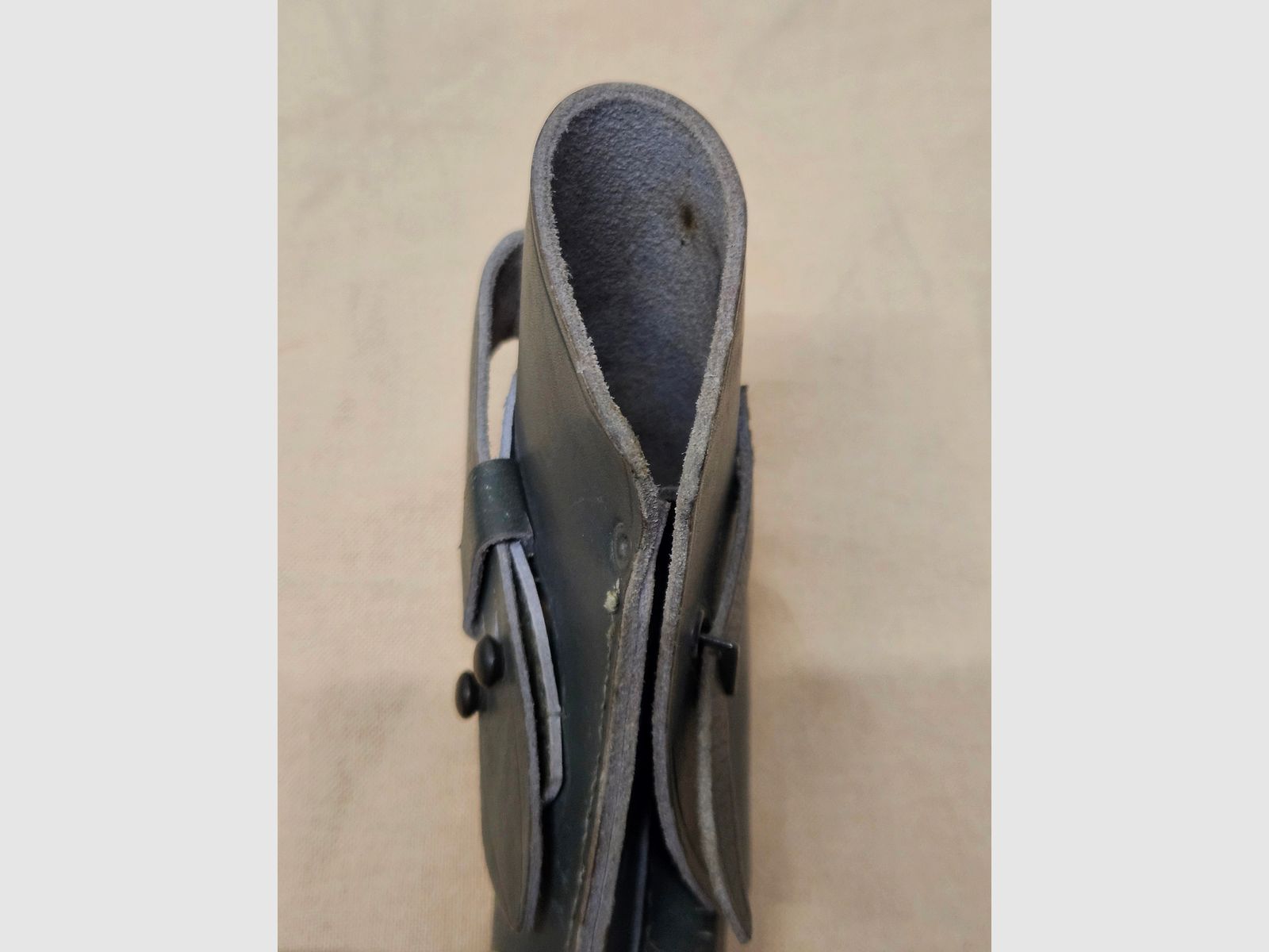 Graugrünes Pistolenholster Holster Beretta 34