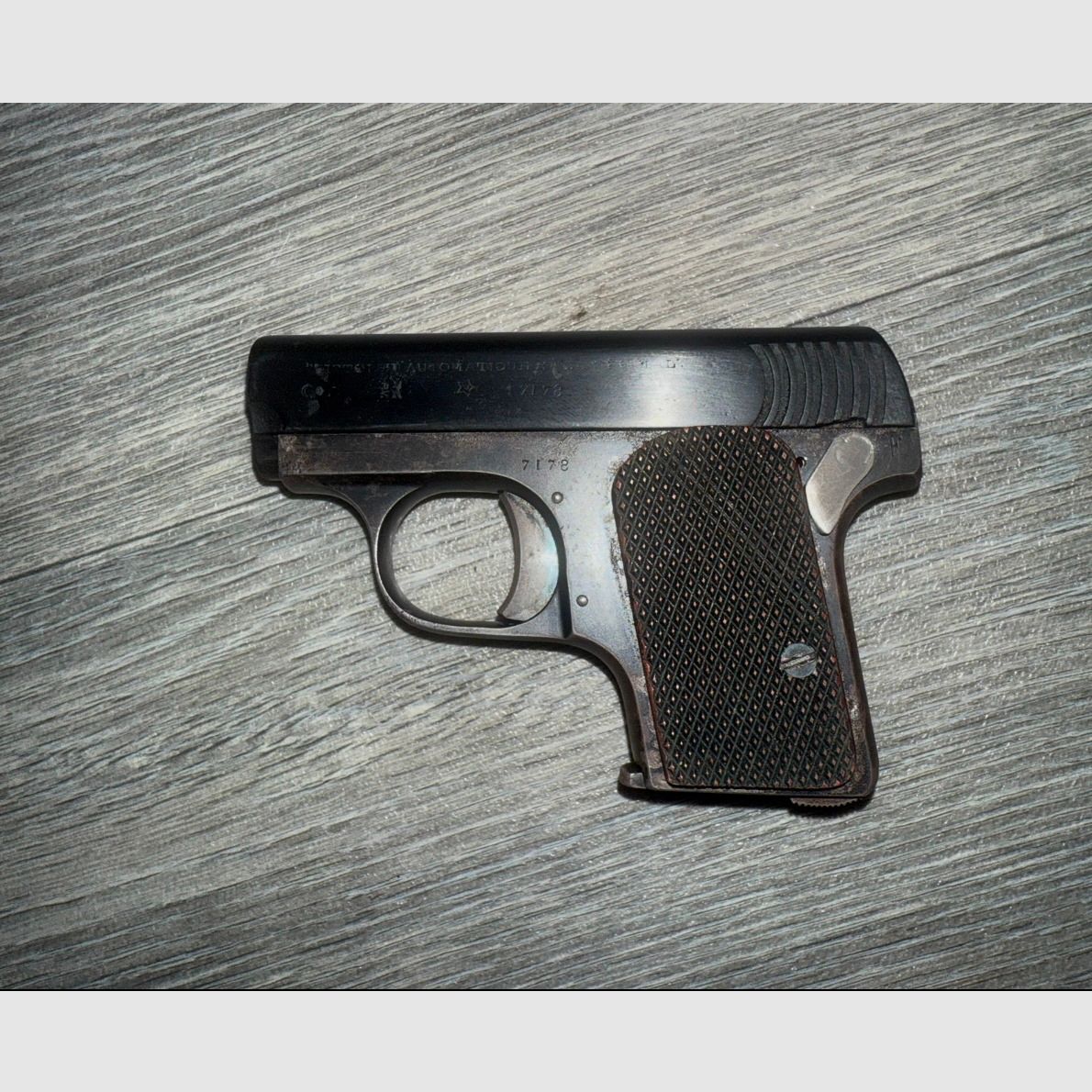 Pistolet de poche inconnu cal.6,35