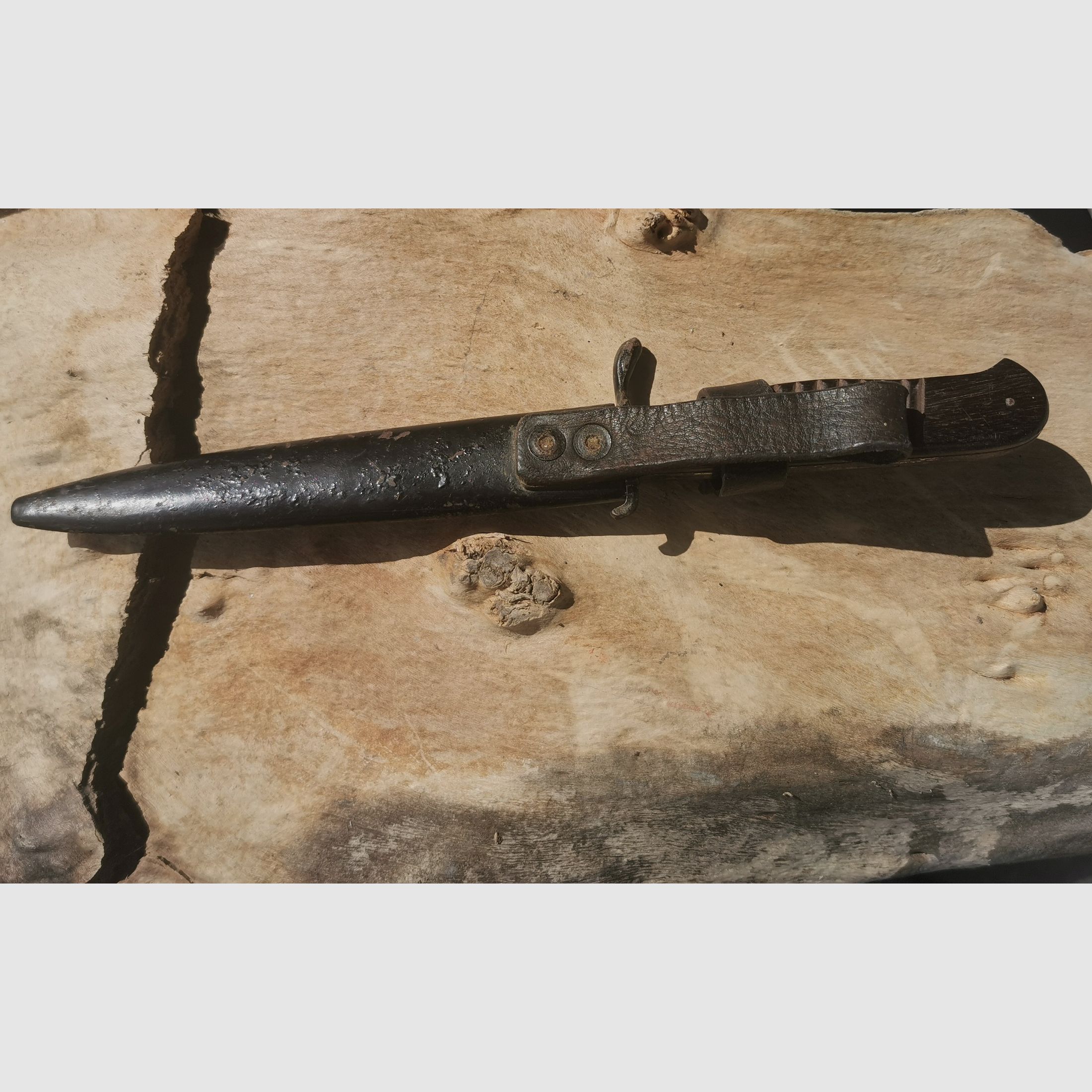 Antiguo cuchillo de trinchera alemán, no tengo idea