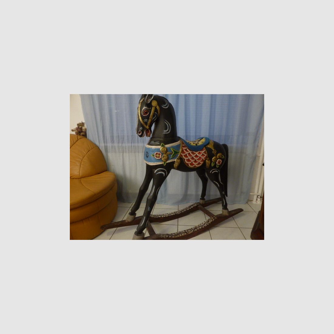 Maestro carpintero-artista	 caballo de madera