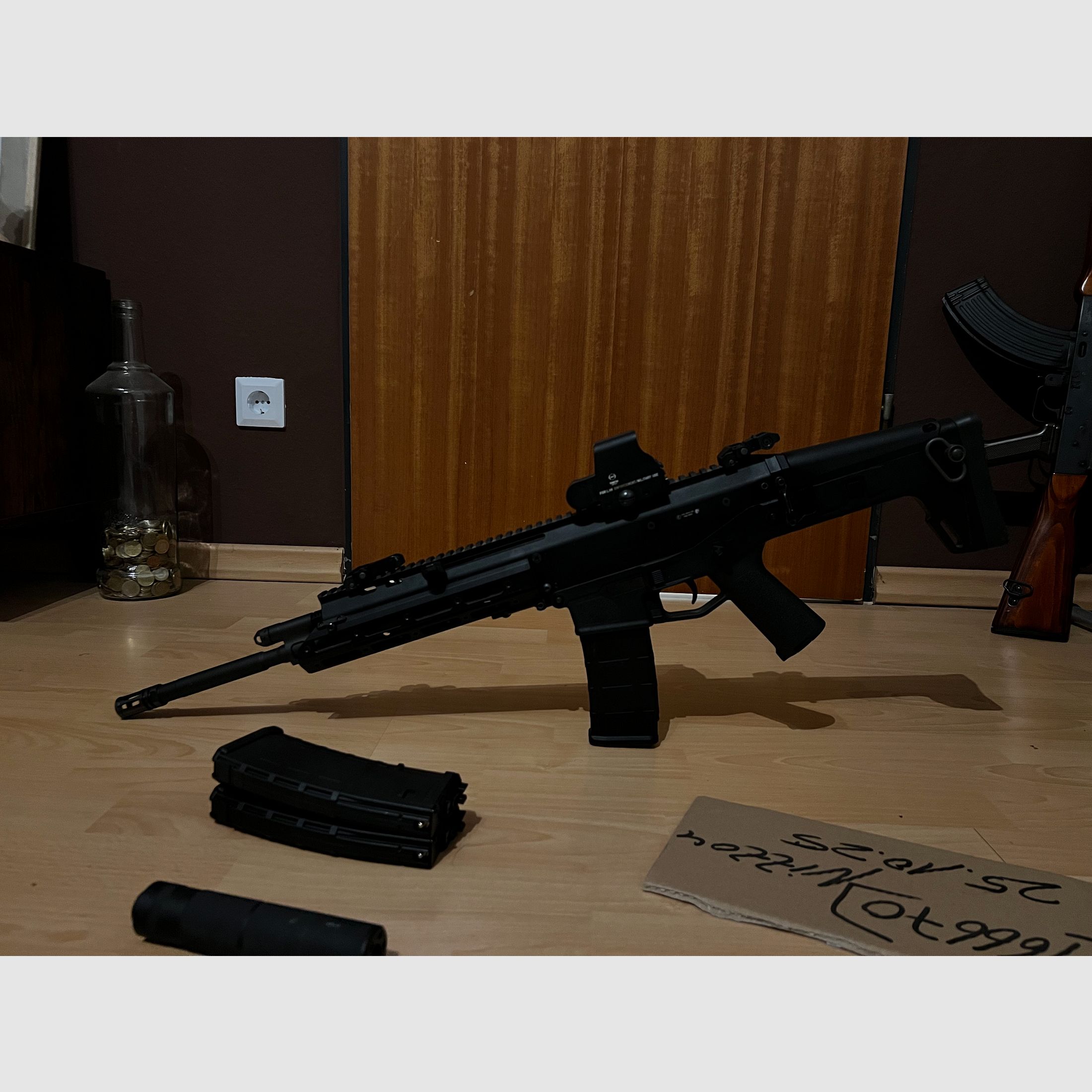 WE MSK GBB mit 3 Mags, Holo und Schalldämpfer