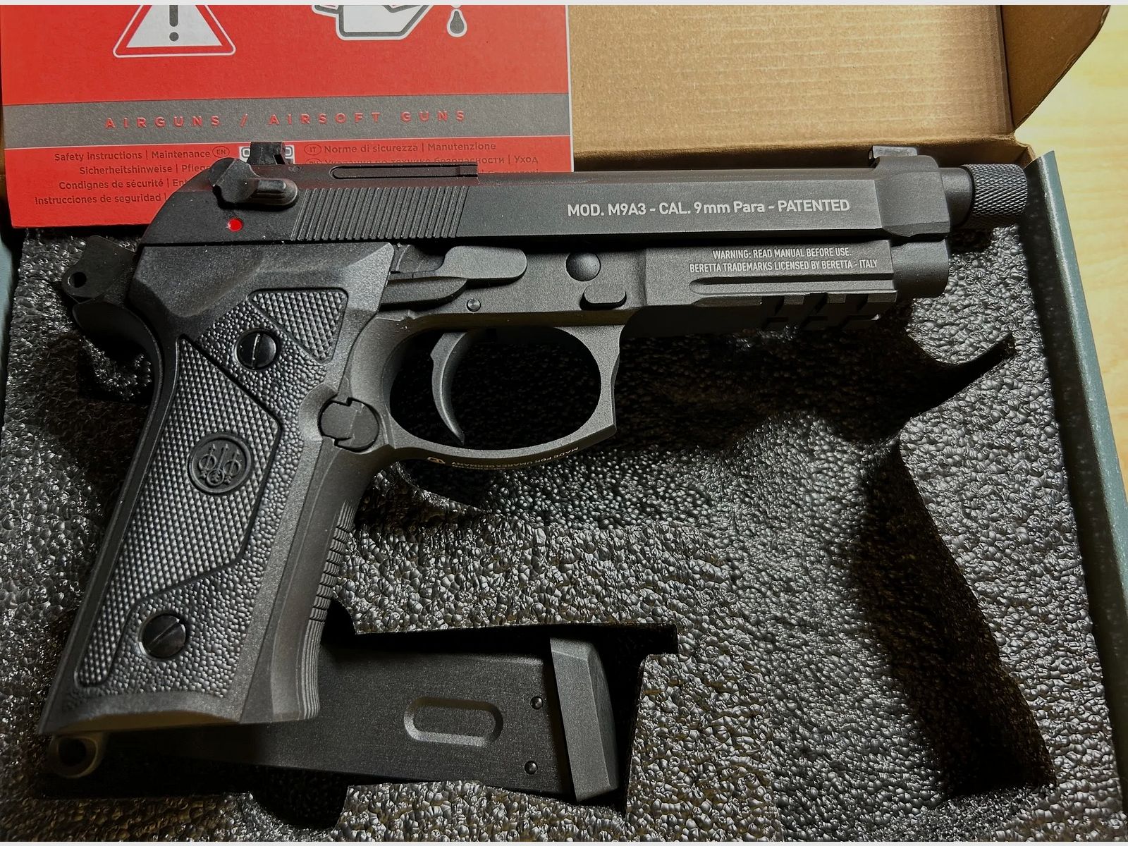 SRC Beretta M9A3 FM Vollmetall GBB Schwarz mit Zubehör