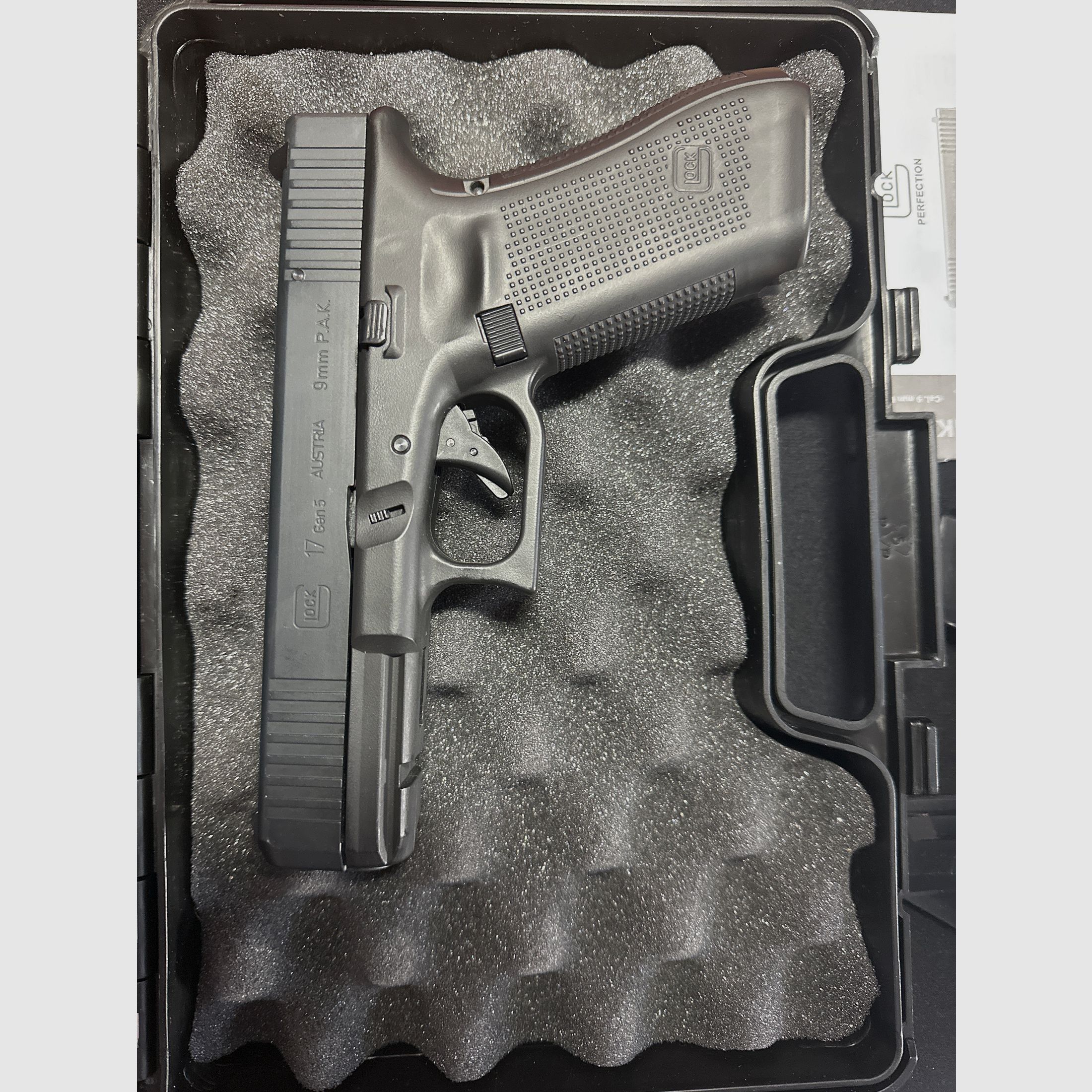 Glock 17 Gen. 5 9mm P.A.K. Pistole