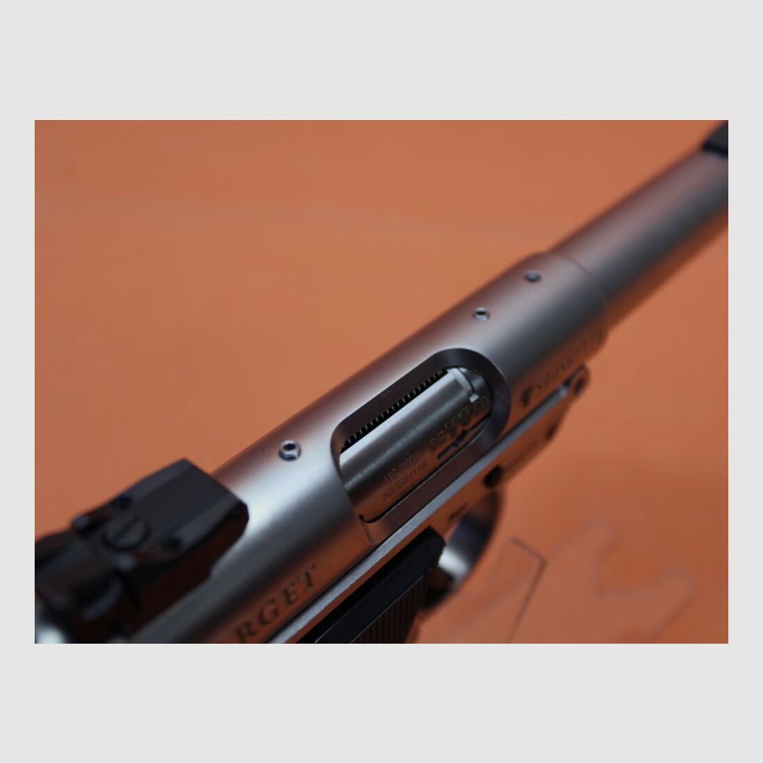 Pistola Ruger Ha. .22lr Ruger MARK IV Target Acciaio Inossidabile 5,5" canna/ canna bull (.22lfB/.22L.R. MK4), immagine 5 di 7