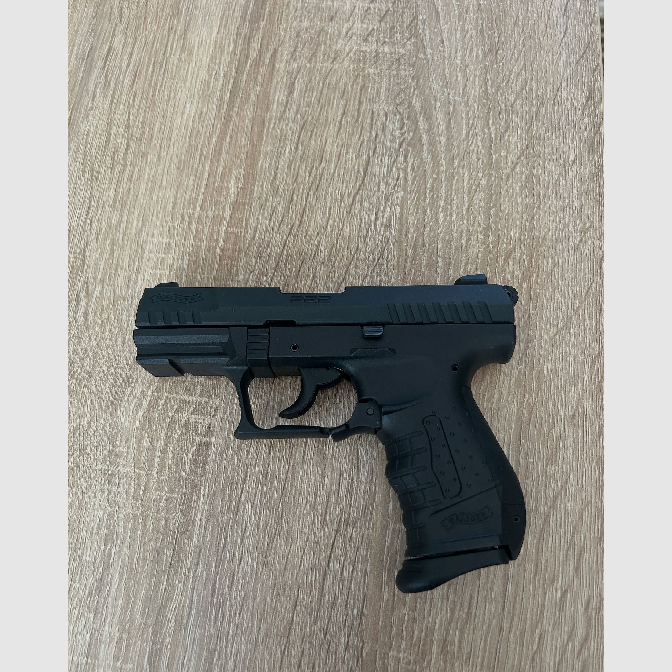 Walter P22 blank firing gun